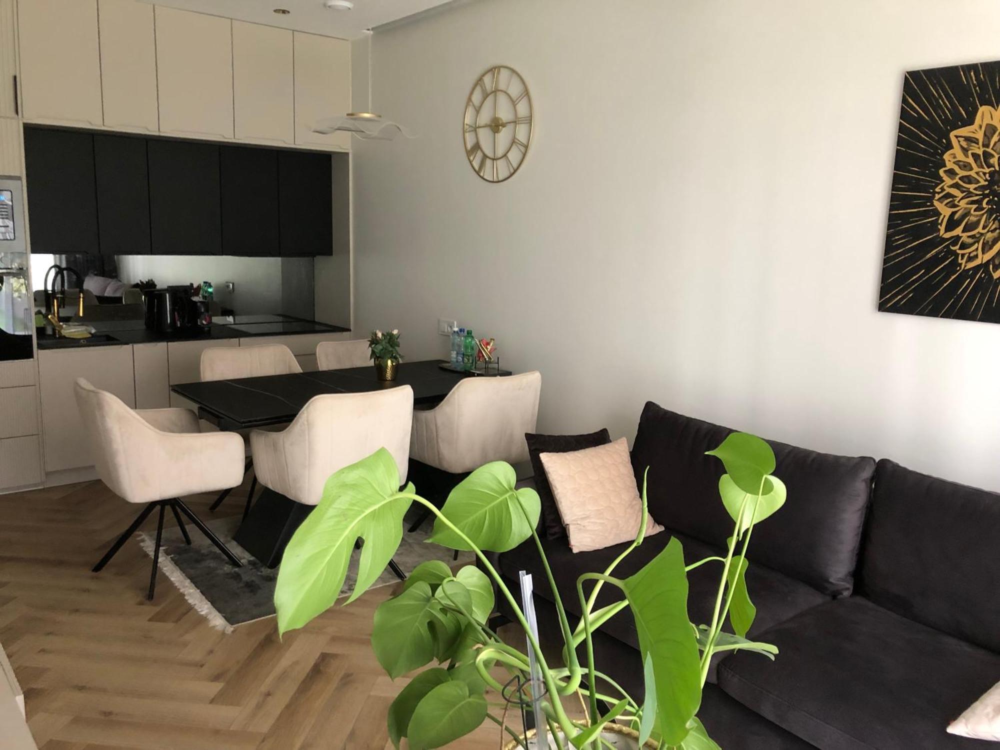 Komfortowe Apartamenty Kielce Klonowa ,Ogrodek, Garaz Podziemny, Samodzielne Wejscie Na Kod 24H Exterior photo